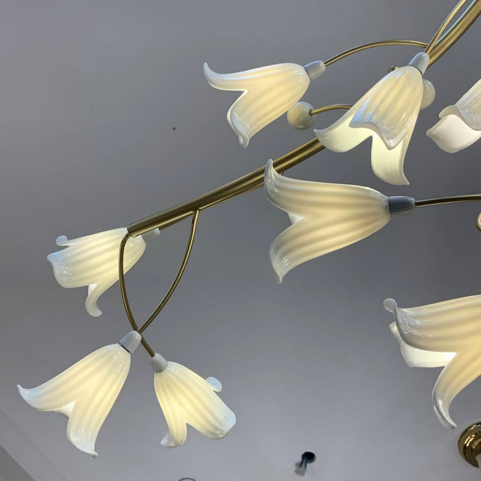 Modern Creative Brass Branch Ceramics Flower Chandelier for Living Room/Hotel/Restaurant